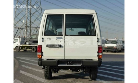 Buy Import Toyota Land Cruiser White Car in Import - Dubai in Abia State Buy Import Toyota Land Cruiser White Car in Import - Dubai in Abia State