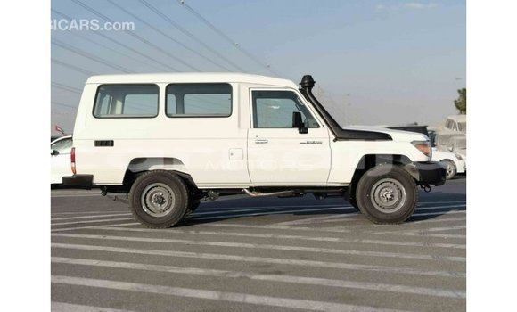 Buy Import Toyota Land Cruiser White Car in Import - Dubai in Abia State Buy Import Toyota Land Cruiser White Car in Import - Dubai in Abia State