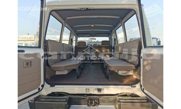Buy Import Toyota Land Cruiser White Car in Import - Dubai in Abia State Buy Import Toyota Land Cruiser White Car in Import - Dubai in Abia State