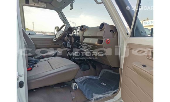 Buy Import Toyota Land Cruiser White Car in Import - Dubai in Abia State Buy Import Toyota Land Cruiser White Car in Import - Dubai in Abia State