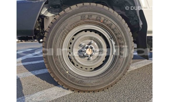 Buy Import Toyota Land Cruiser White Car in Import - Dubai in Abia State Buy Import Toyota Land Cruiser White Car in Import - Dubai in Abia State