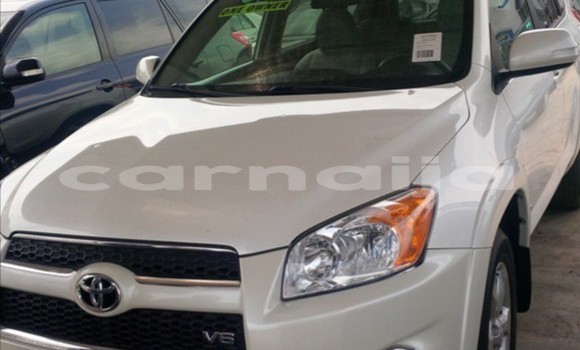 Acheter Occasion Voiture Toyota RAV4 Blanc à Kaduna, État de Kaduna Acheter Occasion Voiture Toyota RAV4 Blanc à Kaduna, État de Kaduna