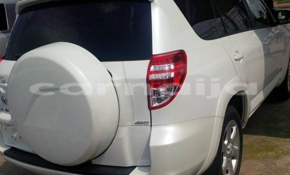 Acheter Occasion Voiture Toyota RAV4 Blanc à Kaduna, État de Kaduna Acheter Occasion Voiture Toyota RAV4 Blanc à Kaduna, État de Kaduna