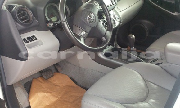 Acheter Occasion Voiture Toyota RAV4 Blanc à Kaduna, État de Kaduna Acheter Occasion Voiture Toyota RAV4 Blanc à Kaduna, État de Kaduna