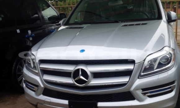 Acheter Occasion Voiture Mercedes-Benz ML–Class Gris à Abuja, État de Lagos Acheter Occasion Voiture Mercedes-Benz ML–Class Gris à Abuja, État de Lagos