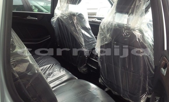 Acheter Occasion Voiture Mercedes-Benz ML–Class Gris à Abuja, État de Lagos Acheter Occasion Voiture Mercedes-Benz ML–Class Gris à Abuja, État de Lagos