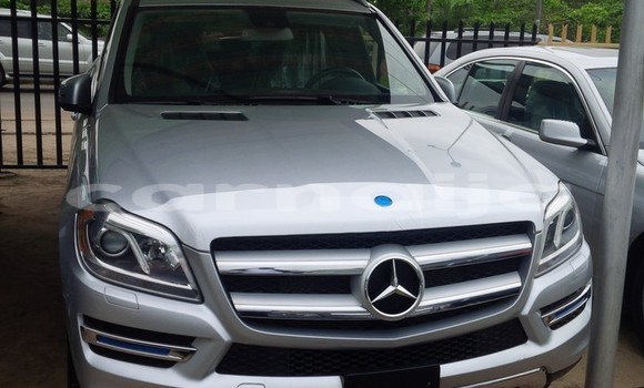 Acheter Occasion Voiture Mercedes-Benz ML–Class Gris à Abuja, État de Lagos Acheter Occasion Voiture Mercedes-Benz ML–Class Gris à Abuja, État de Lagos