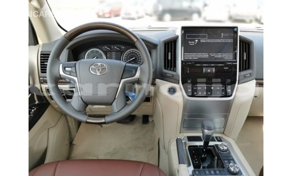 Buy Import Toyota Land Cruiser White Car in Import - Dubai in Abia State Buy Import Toyota Land Cruiser White Car in Import - Dubai in Abia State