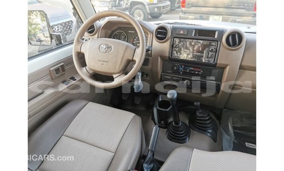 Buy Import Toyota Land Cruiser White Car in Import - Dubai in Abia State Buy Import Toyota Land Cruiser White Car in Import - Dubai in Abia State