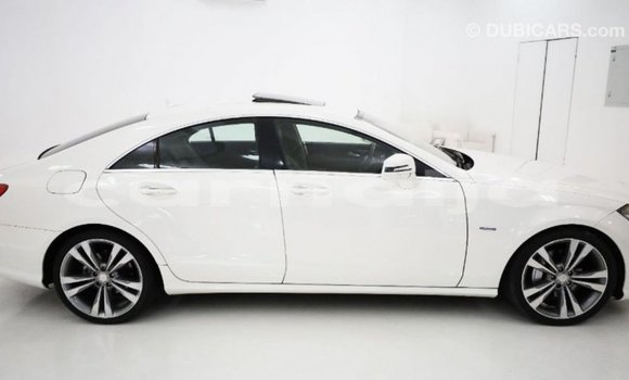 Buy Import Mercedes‒Benz 1117 White Truck in Import - Dubai in Abia State Buy Import Mercedes‒Benz 1117 White Truck in Import - Dubai in Abia State