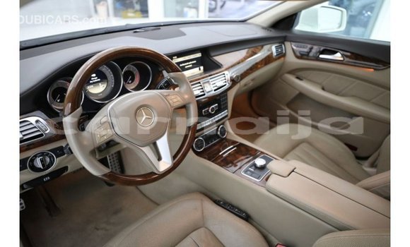 Buy Import Mercedes‒Benz 1117 White Truck in Import - Dubai in Abia State Buy Import Mercedes‒Benz 1117 White Truck in Import - Dubai in Abia State