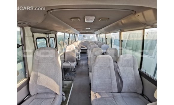 Acheter Import Voiture Toyota Coaster Blanc à Import - Dubai, État d'Abia Acheter Import Voiture Toyota Coaster Blanc à Import - Dubai, État d'Abia
