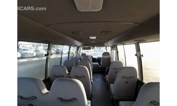 Acheter Import Voiture Toyota Coaster Blanc à Import - Dubai, État d'Abia Acheter Import Voiture Toyota Coaster Blanc à Import - Dubai, État d'Abia