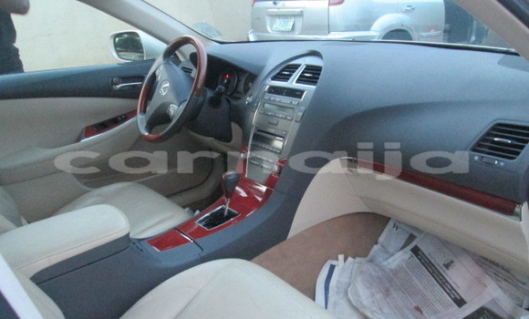 Buy New Lexus ES 300 Silver Car in Buji in Jigawa Buy New Lexus ES 300 Silver Car in Buji in Jigawa