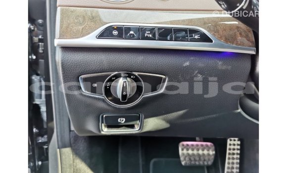 Acheter Import Utilitaire Mercedes‒Benz 1117 Noir à Import - Dubai, État d'Abia Acheter Import Utilitaire Mercedes‒Benz 1117 Noir à Import - Dubai, État d'Abia