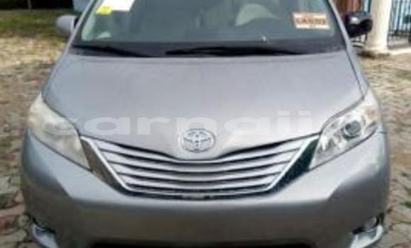 Buy New Toyota Sienna Brown Car in Anambra in Anambra Buy New Toyota Sienna Brown Car in Anambra in Anambra
