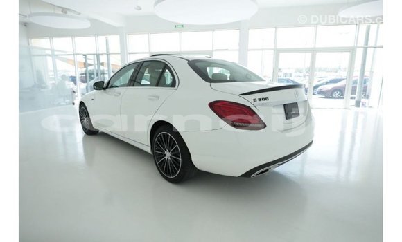 Buy Import Mercedes‒Benz 1117 White Truck in Import - Dubai in Abia State Buy Import Mercedes‒Benz 1117 White Truck in Import - Dubai in Abia State