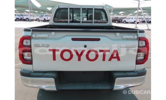 Acheter Import Voiture Toyota Hilux Blanc à Import - Dubai, État d'Abia Acheter Import Voiture Toyota Hilux Blanc à Import - Dubai, État d'Abia