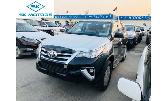 Acheter Import Voiture Toyota Fortuner Noir à Import - Dubai, État d'Abia Acheter Import Voiture Toyota Fortuner Noir à Import - Dubai, État d'Abia
