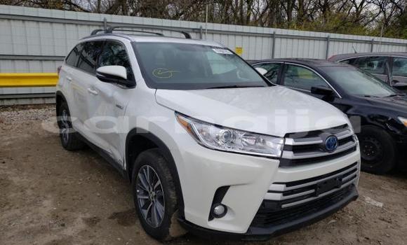 Buy New Toyota Highlander White Car in Akure in Ondo State Buy New Toyota Highlander White Car in Akure in Ondo State