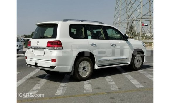 Acheter Import Voiture Toyota Land Cruiser Blanc à Import - Dubai, État d'Abia Acheter Import Voiture Toyota Land Cruiser Blanc à Import - Dubai, État d'Abia