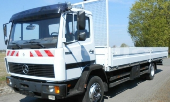 Buy Import Mercedes‒Benz Truck White Truck in Maiduguri in Borno State Buy Import Mercedes‒Benz Truck White Truck in Maiduguri in Borno State