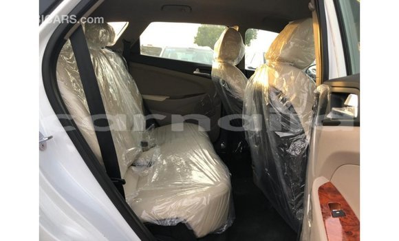 Buy Import Hyundai Tucson White Car in Import - Dubai in Abia State Buy Import Hyundai Tucson White Car in Import - Dubai in Abia State