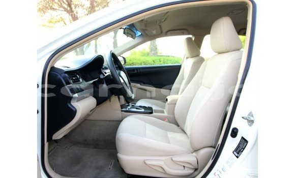 Buy Import Toyota Camry White Car in Import - Dubai in Abia State Buy Import Toyota Camry White Car in Import - Dubai in Abia State