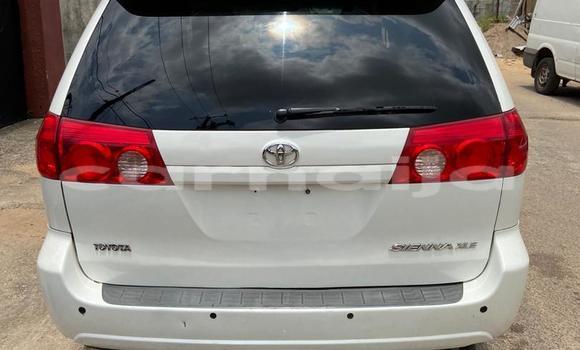 Buy New Toyota Sienna White Car in Ikeja in Lagos State Buy New Toyota Sienna White Car in Ikeja in Lagos State