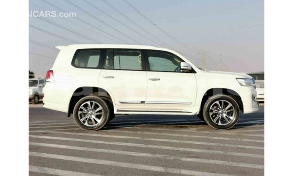 Buy Import Toyota Land Cruiser White Car in Import - Dubai in Abia State Buy Import Toyota Land Cruiser White Car in Import - Dubai in Abia State