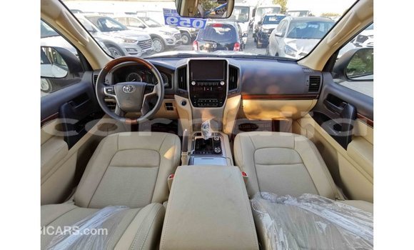 Buy Import Toyota Land Cruiser White Car in Import - Dubai in Abia State Buy Import Toyota Land Cruiser White Car in Import - Dubai in Abia State