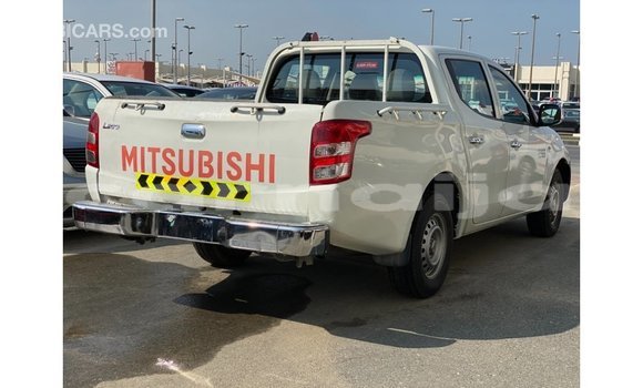 Buy Import Mitsubishi L200 White Car in Import - Dubai in Abia State Buy Import Mitsubishi L200 White Car in Import - Dubai in Abia State