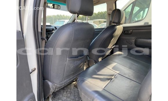 Buy Import Toyota Hilux White Car in Import - Dubai in Abia State Buy Import Toyota Hilux White Car in Import - Dubai in Abia State