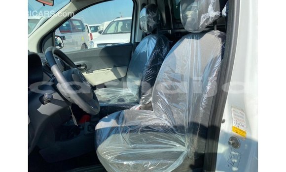 Buy Import Renault 6 White Car in Import - Dubai in Abia State Buy Import Renault 6 White Car in Import - Dubai in Abia State