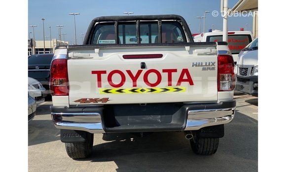 Buy Import Toyota Hilux White Car in Import - Dubai in Abia State Buy Import Toyota Hilux White Car in Import - Dubai in Abia State