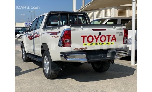 Buy Import Toyota Hilux White Car in Import - Dubai in Abia State Buy Import Toyota Hilux White Car in Import - Dubai in Abia State
