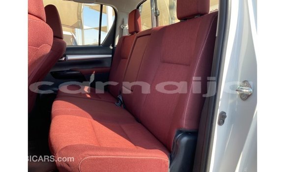 Buy Import Toyota Hilux White Car in Import - Dubai in Abia State Buy Import Toyota Hilux White Car in Import - Dubai in Abia State