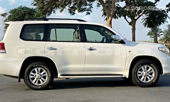 Acheter Import Voiture Toyota Land Cruiser Blanc à Import - Dubai, État d'Abia Acheter Import Voiture Toyota Land Cruiser Blanc à Import - Dubai, État d'Abia