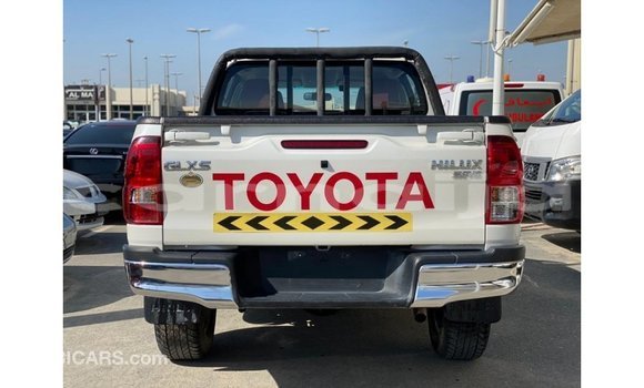 Buy Import Toyota Hilux White Car in Import - Dubai in Abia State Buy Import Toyota Hilux White Car in Import - Dubai in Abia State