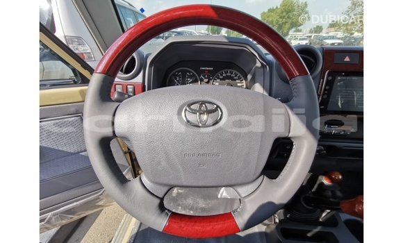 Buy Import Toyota Land Cruiser Beige Car in Import - Dubai in Abia State Buy Import Toyota Land Cruiser Beige Car in Import - Dubai in Abia State