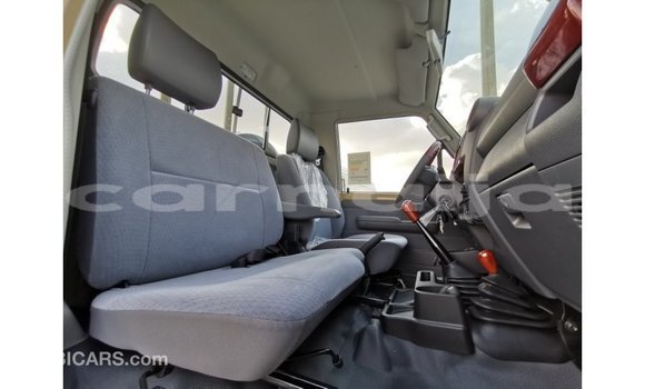 Buy Import Toyota Land Cruiser Beige Car in Import - Dubai in Abia State Buy Import Toyota Land Cruiser Beige Car in Import - Dubai in Abia State