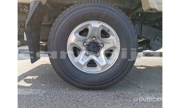 Buy Import Toyota Land Cruiser Beige Car in Import - Dubai in Abia State Buy Import Toyota Land Cruiser Beige Car in Import - Dubai in Abia State