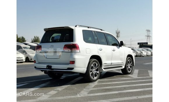 Acheter Import Voiture Toyota Land Cruiser Blanc à Import - Dubai, État d'Abia Acheter Import Voiture Toyota Land Cruiser Blanc à Import - Dubai, État d'Abia