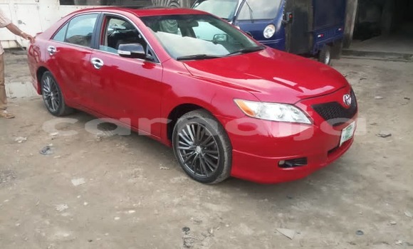 Acheter Occasion Voiture Toyota Camry Rouge à Warri, État du Delta