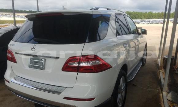 Acheter Import Voiture Mercedes-Benz ML–Class Blanc à Abuja, État de Lagos Acheter Import Voiture Mercedes-Benz ML–Class Blanc à Abuja, État de Lagos