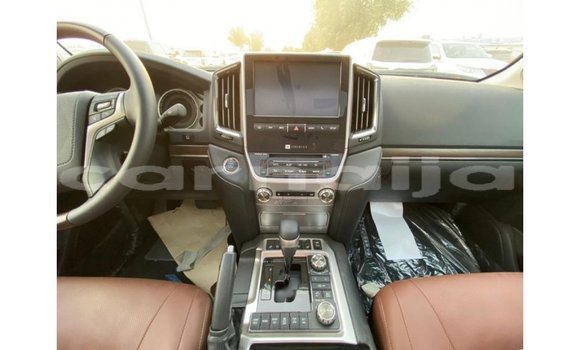 Acheter Import Voiture Toyota Land Cruiser Blanc à Import - Dubai, État d'Abia Acheter Import Voiture Toyota Land Cruiser Blanc à Import - Dubai, État d'Abia