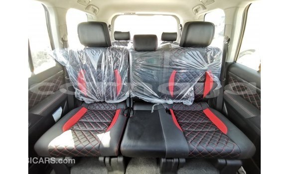 Acheter Import Voiture Toyota Land Cruiser Blanc à Import - Dubai, État d'Abia Acheter Import Voiture Toyota Land Cruiser Blanc à Import - Dubai, État d'Abia