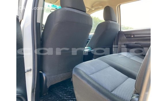 Buy Import Toyota Hilux White Car in Import - Dubai in Abia State Buy Import Toyota Hilux White Car in Import - Dubai in Abia State