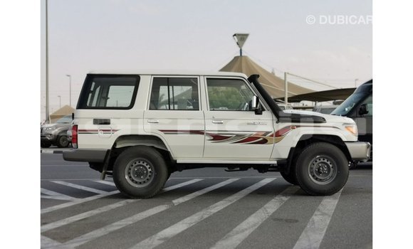 Acheter Import Voiture Toyota Land Cruiser Blanc à Import - Dubai, État d'Abia Acheter Import Voiture Toyota Land Cruiser Blanc à Import - Dubai, État d'Abia