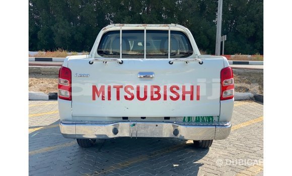 Buy Import Mitsubishi L200 White Car in Import - Dubai in Abia State Buy Import Mitsubishi L200 White Car in Import - Dubai in Abia State